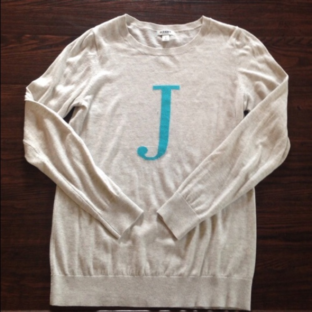 Old Navy Letter J sweater in gray
